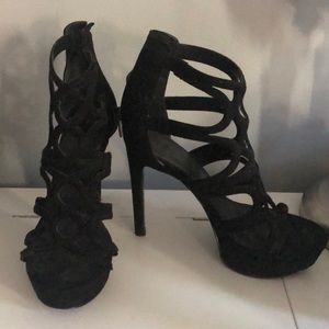 Guess 5inch black heel